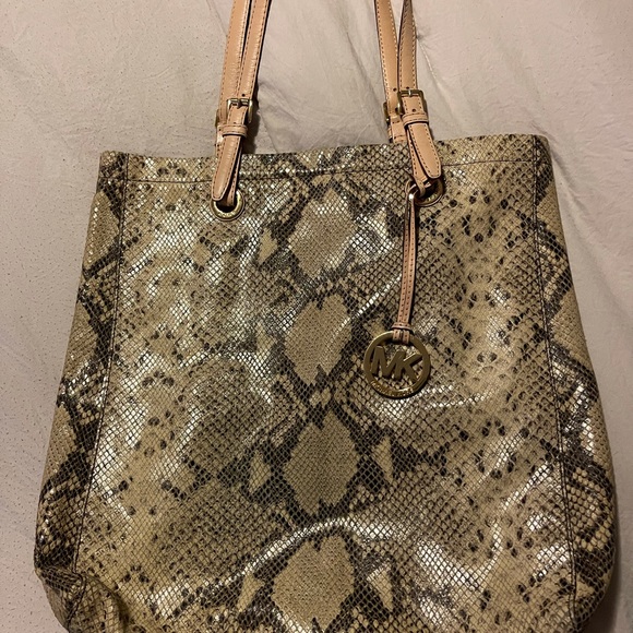 Michael Kors tote - Picture 6 of 6
